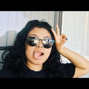 Meet your Posher, Mariiii